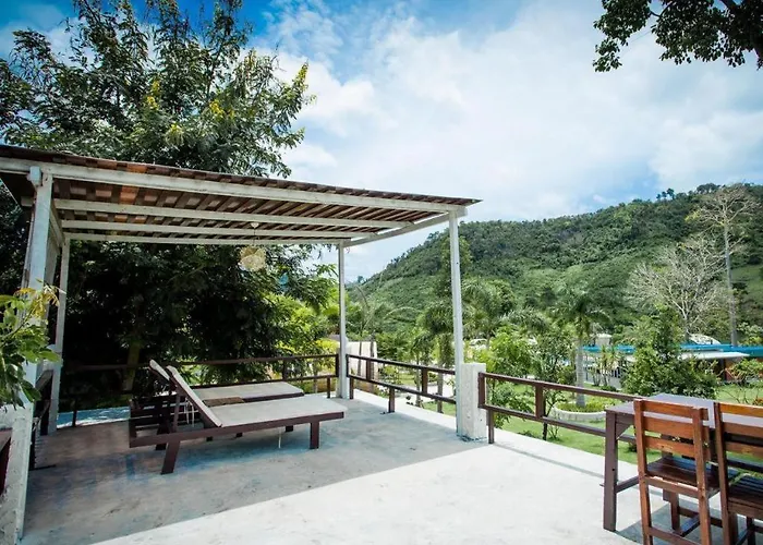 The Banyan Leaf 3* สวนผึ้ง