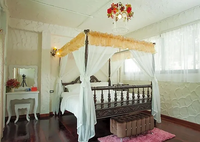 The Banyan Leaf 3* สวนผึ้ง